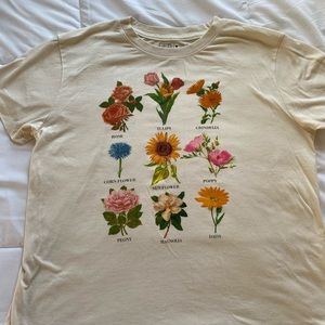 NWOT flower graphic t shirt